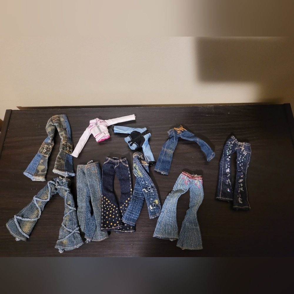Bratz Clothes Lot #10